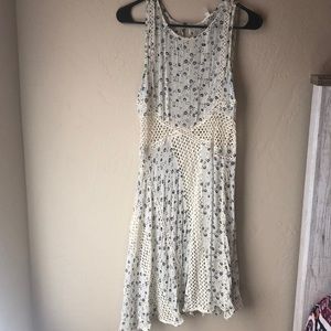 White flower and lace dress- size 8